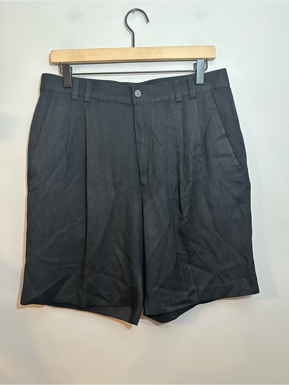Vintage 90's Axis LA Black Pleated 100% Silk Shorts Mens Size 32